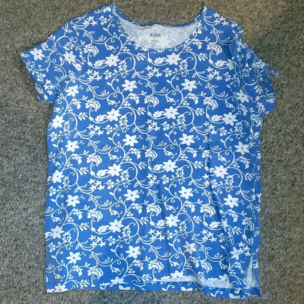 Blair floral pattern tshirt XL